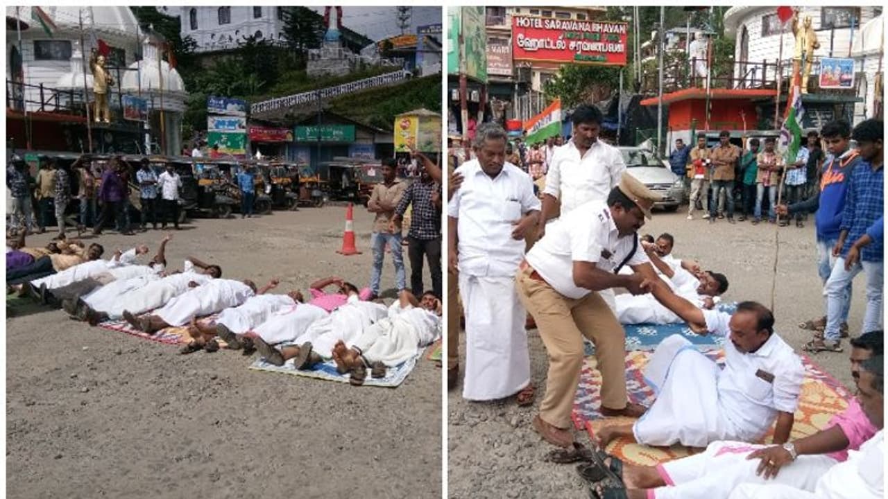 മൂന്നാറിലെ റോഡുകളുടെ തകര്ച്ച; പ്രതിഷേധവുമായി എസ്ഐപിഡബ്ല്യുവിന്റെ കിടപ്പു സമരം മൂന്നാറിലെ റോഡുകളുടെ തകര്ച്ച; പ്രതിഷേധവുമായി എസ്ഐപിഡബ്ല്യുവിന്റെ കിടപ്പു സമരം