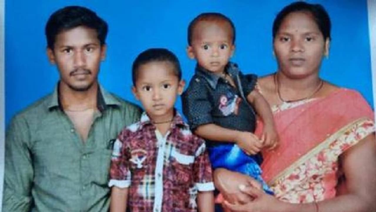 சிறுவன் சுஜித் சாவுக்கு அவனது அப்பா, அம்மா தான் காரணம் ! பகீர் தகவலை வெளியிட்ட தமிழக அமைச்சர் !! சிறுவன் சுஜித் சாவுக்கு அவனது அப்பா, அம்மா தான் காரணம் ! பகீர் தகவலை வெளியிட்ட தமிழக அமைச்சர் !!