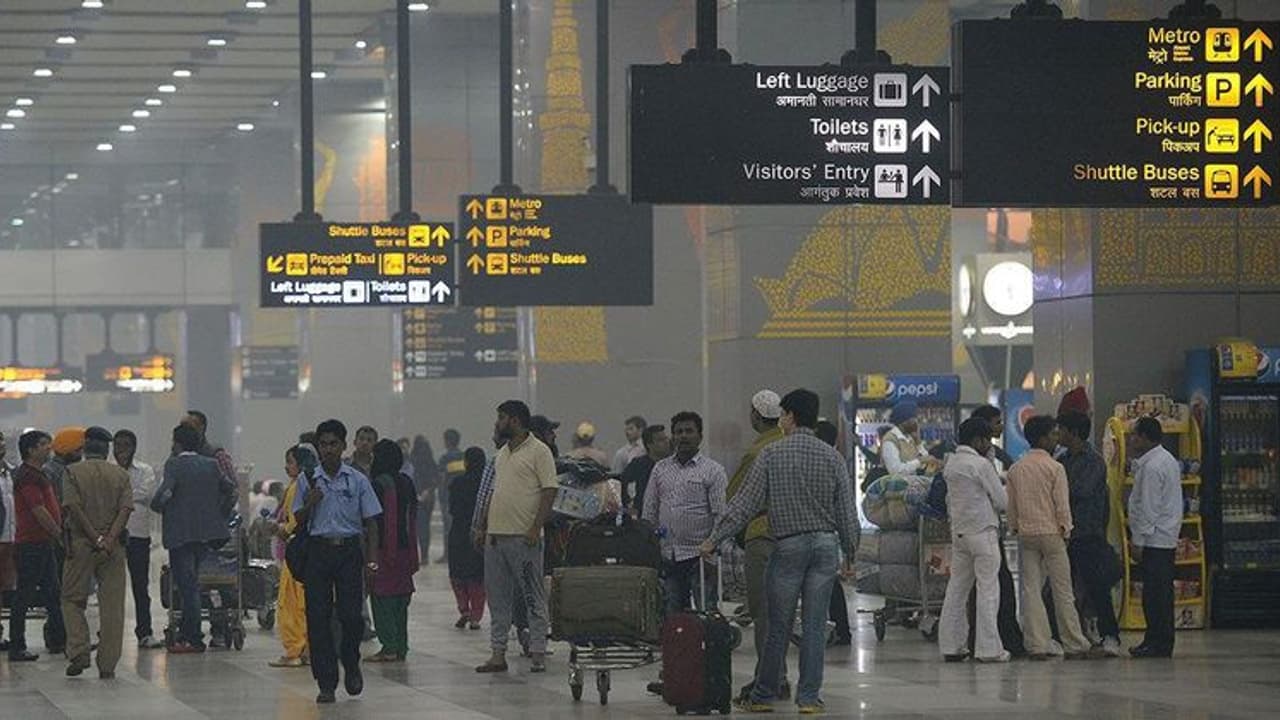 டெல்லி விமானநிலையத்தை கதிகலங்க வைத்த பெட்டி: 24 மணிநேர கண்காணிப்புக்குப்பின் உள்ளே இருந்தது என்ன தெரியுமா?