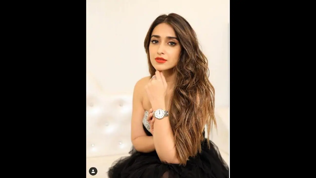 "அட.. இப்படியும் பர்த்டே ட்ரீட் கொடுக்கலாமா?..." கவர்ச்சியில் ரசிகர்களை திக்குமுக்காடச் செய்த நண்பன் பட நாயகி! "அட.. இப்படியும் பர்த்டே ட்ரீட் கொடுக்கலாமா?..." கவர்ச்சியில் ரசிகர்களை திக்குமுக்காடச் செய்த நண்பன் பட நாயகி!