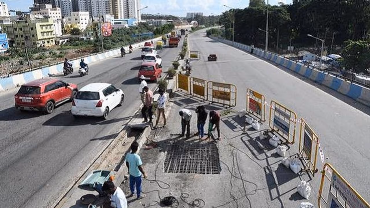 ತಿಂಗಳಾದ್ರೂ ಸರಿಯಾಗದ ಸುಮ್ಮನಹಳ್ಳಿ ಬ್ರಿಡ್ಜ್ : ಫುಲ್ ಜಾಮ್ ತಿಂಗಳಾದ್ರೂ ಸರಿಯಾಗದ ಸುಮ್ಮನಹಳ್ಳಿ ಬ್ರಿಡ್ಜ್ : ಫುಲ್ ಜಾಮ್