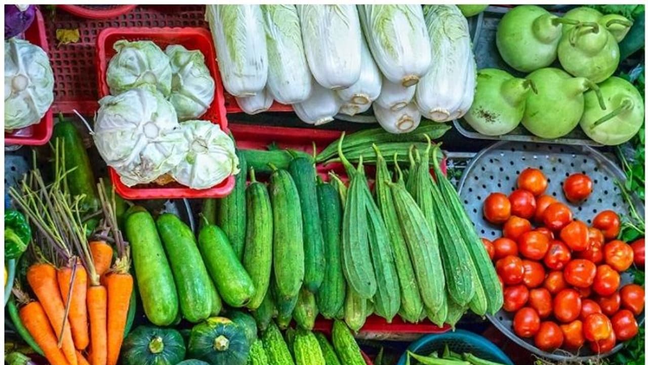 Vegetable Price : പച്ചക്കറി വില കുതിച്ചുയരുമ്പോഴും ഹോര്ട്ടി കോര്പ്പിന്റെ മൂന്നാറിലെ വിപണന കേന്ദ്രം ആശ്വാസം Vegetable Price : പച്ചക്കറി വില കുതിച്ചുയരുമ്പോഴും ഹോര്ട്ടി കോര്പ്പിന്റെ മൂന്നാറിലെ വിപണന കേന്ദ്രം ആശ്വാസം