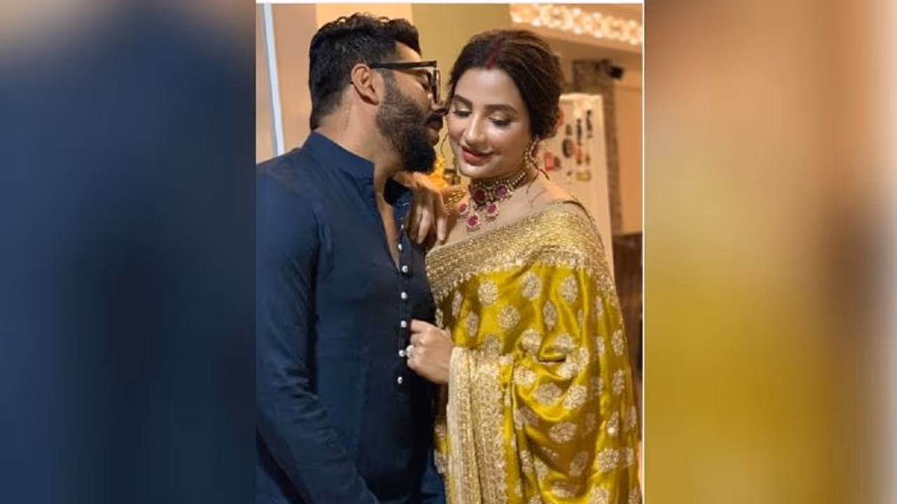 'প্রতিটা সেকেন্ড মিনিটে তুমি শুধু আমার', রাজের জন্মদিনে আবেগঘন পোস্ট শুভশ্রীর 'প্রতিটা সেকেন্ড মিনিটে তুমি শুধু আমার', রাজের জন্মদিনে আবেগঘন পোস্ট শুভশ্রীর