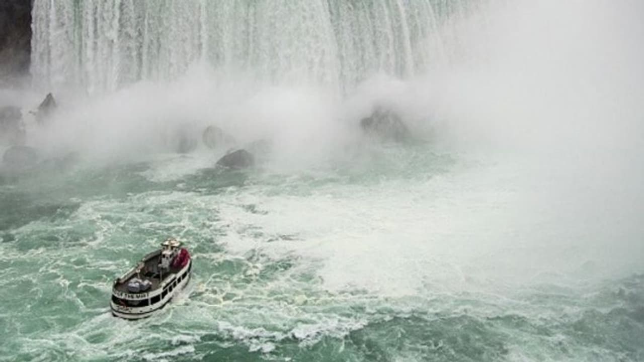 নায়গ্রা জলপ্রপাতে ১০১ বছরের বন্দি জীবন, ভূত রাতের ঝড়ে সরল নাবিকের নৌকা নায়গ্রা জলপ্রপাতে ১০১ বছরের বন্দি জীবন, ভূত রাতের ঝড়ে সরল নাবিকের নৌকা