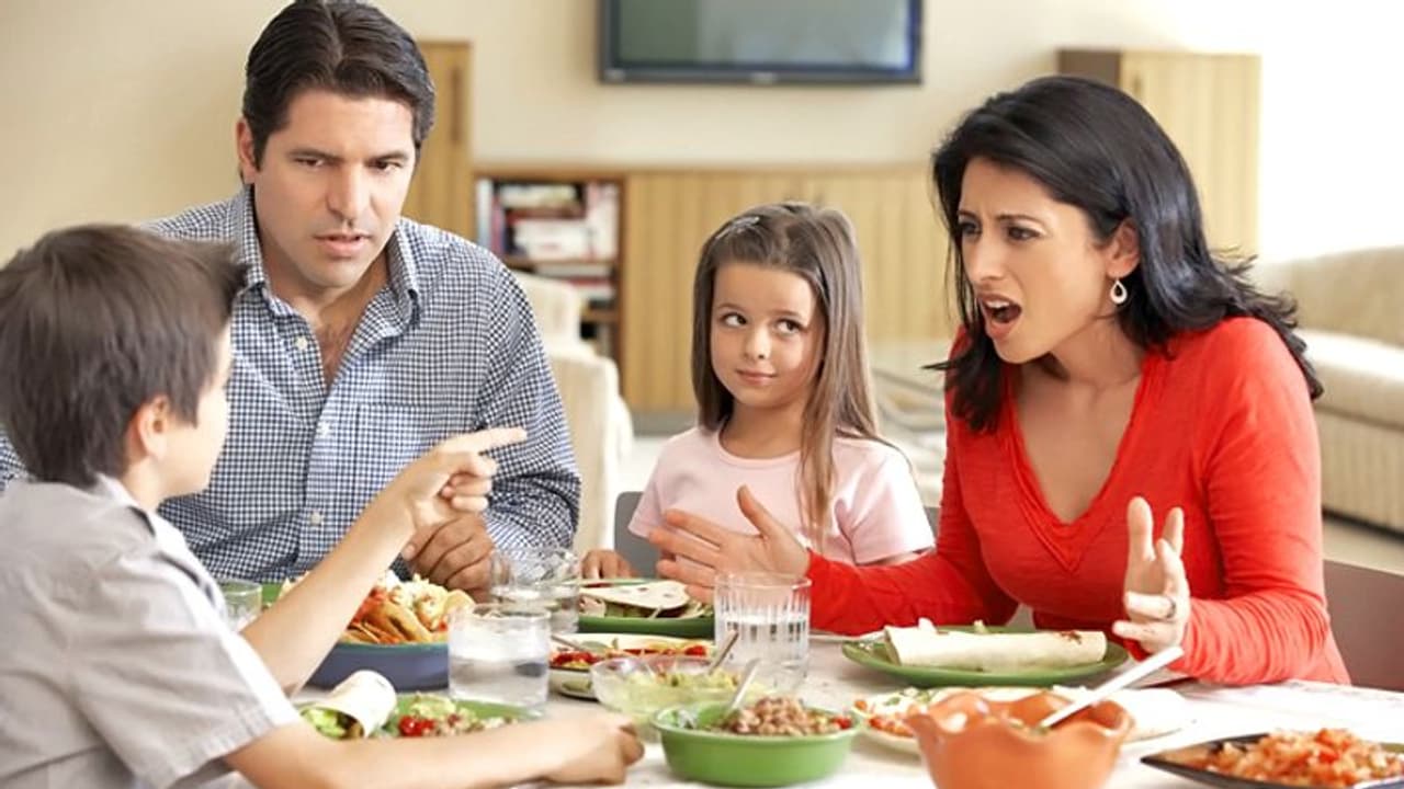 वास्तु दोष के कारण भी हो सकता है परिवार में रोज विवाद, ध्यान रखें ये 5 बातें वास्तु दोष के कारण भी हो सकता है परिवार में रोज विवाद, ध्यान रखें ये 5 बातें