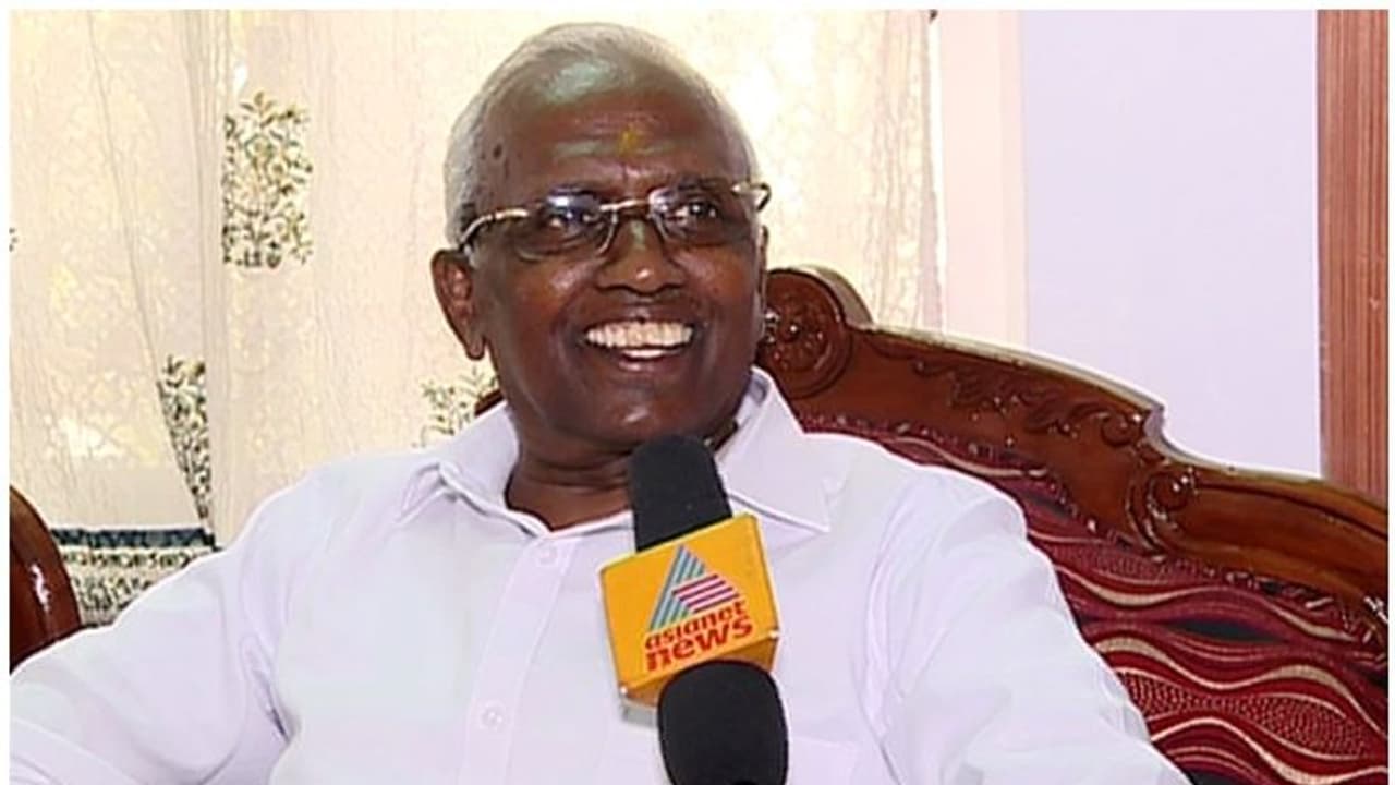 ലഘുലേഖ പിടിച്ചെന്ന് കരുതി ഒരാള് മാവോയിസ്റ് ആകില്ലെന്ന് യുഎപിഎ സമിതി അധ്യക്ഷൻ ലഘുലേഖ പിടിച്ചെന്ന് കരുതി ഒരാള് മാവോയിസ്റ് ആകില്ലെന്ന് യുഎപിഎ സമിതി അധ്യക്ഷൻ