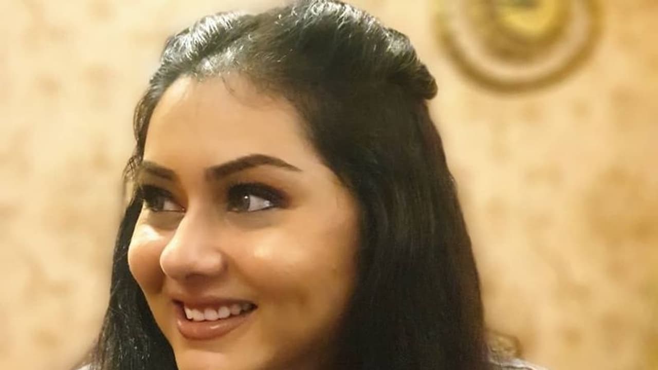 பெண் குழந்தைகள் பிறந்தாள் இதை மட்டும் செய்யுங்கள்..!! நடிகை நமிதா சொன்ன பலே ஆலோசனை..!!