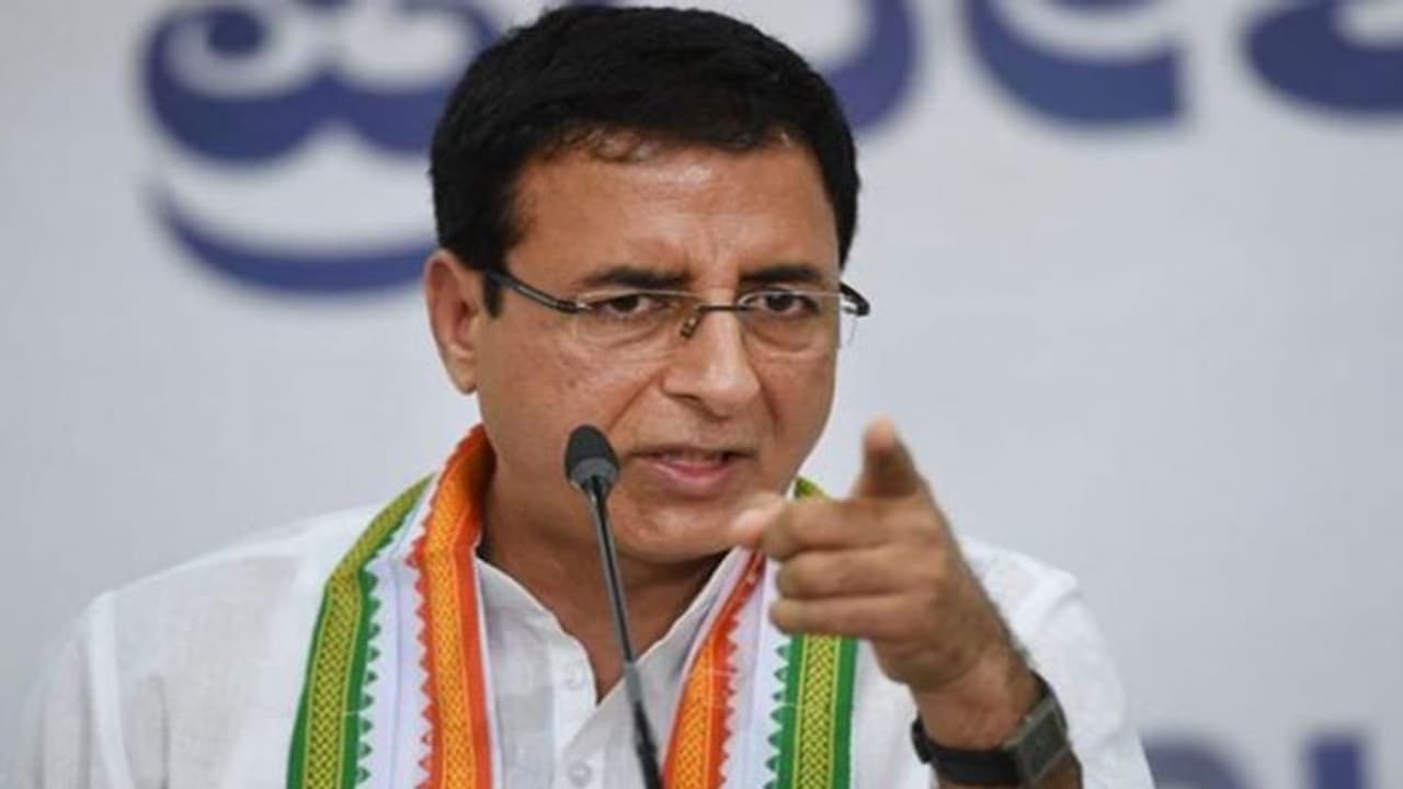 ಲೋಕಸಭೆ ಚುನಾವಣೆಗೆ ಸಚಿವರ ಸ್ಪರ್ಧೆ ಕಡ್ಡಾಯ: ಬೇಕಂತಲೇ ಸೋತರೆ ಮಂತ್ರಿಗಿರಿಯಿಂದ ವಜಾ ಎಂದ ಸುರ್ಜೇವಾಲ!