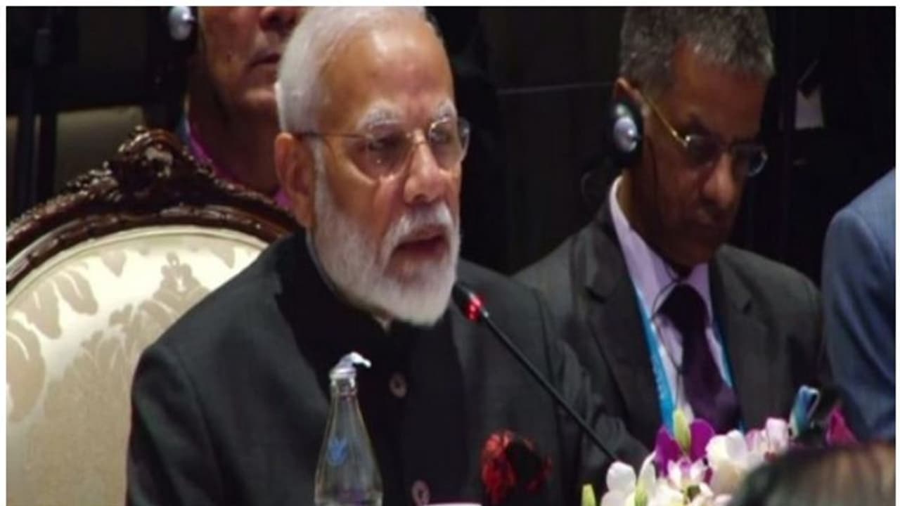 തീവ്രവാദത്തിനെതിരെ പോരാടാന് ആസിയാന്; പ്രതിരോധമേഖലയില് ഇന്ത്യ തായ്ലാന്റ് സഹകരണം തീവ്രവാദത്തിനെതിരെ പോരാടാന് ആസിയാന്; പ്രതിരോധമേഖലയില് ഇന്ത്യ തായ്ലാന്റ് സഹകരണം