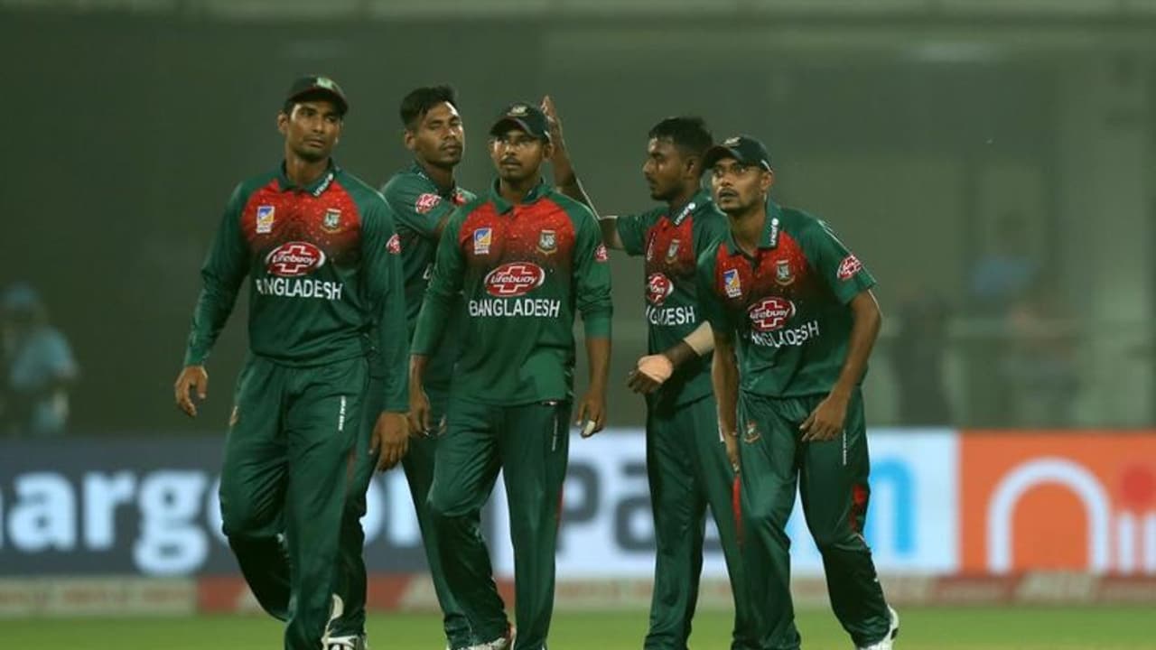 ರಾಜಧಾನಿಯಲ್ಲಿ ನಡೆಯಲಿಲ್ಲ ಆಟ; ಬಾಂಗ್ಲಾದೇಶ ವಿರುದ್ದ ಸೋಲು ಕಂಡ ಭಾರತ! ರಾಜಧಾನಿಯಲ್ಲಿ ನಡೆಯಲಿಲ್ಲ ಆಟ; ಬಾಂಗ್ಲಾದೇಶ ವಿರುದ್ದ ಸೋಲು ಕಂಡ ಭಾರತ!
