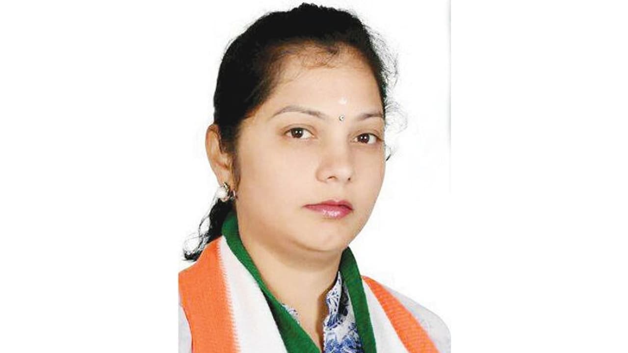 ಚಿಂಚನಸೂರ್ಗೆ 11 ಕೋಟಿ ಸಾಲ ಕೊಟ್ಟಿದ್ದ ಮಹಿಳೆ ಆತ್ಮಹತ್ಯೆ ಚಿಂಚನಸೂರ್ಗೆ 11 ಕೋಟಿ ಸಾಲ ಕೊಟ್ಟಿದ್ದ ಮಹಿಳೆ ಆತ್ಮಹತ್ಯೆ