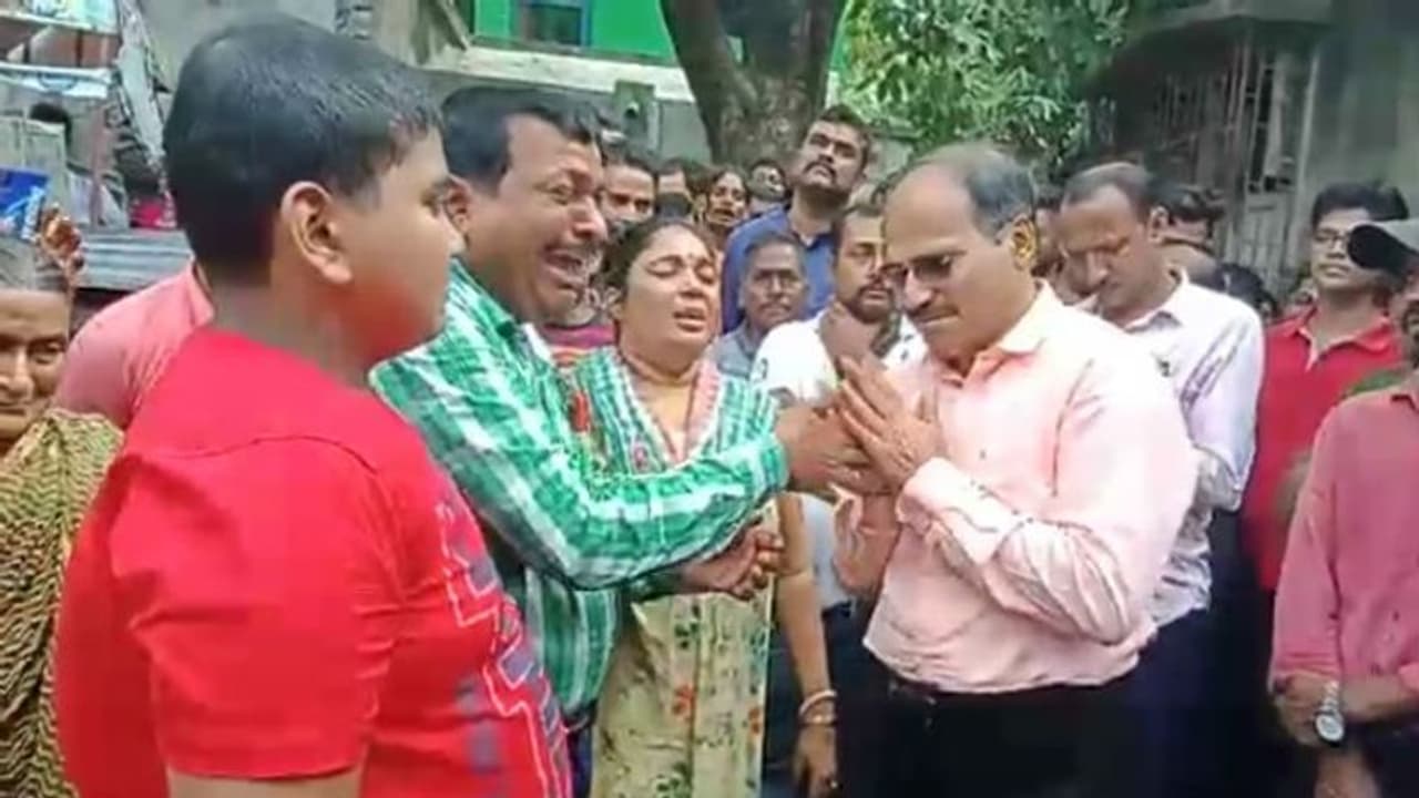 সুইসাইড নোটে অধীরকে বার্তা, কান্নায় ভেঙে পড়লেন বহরমপুরের সাংসদ