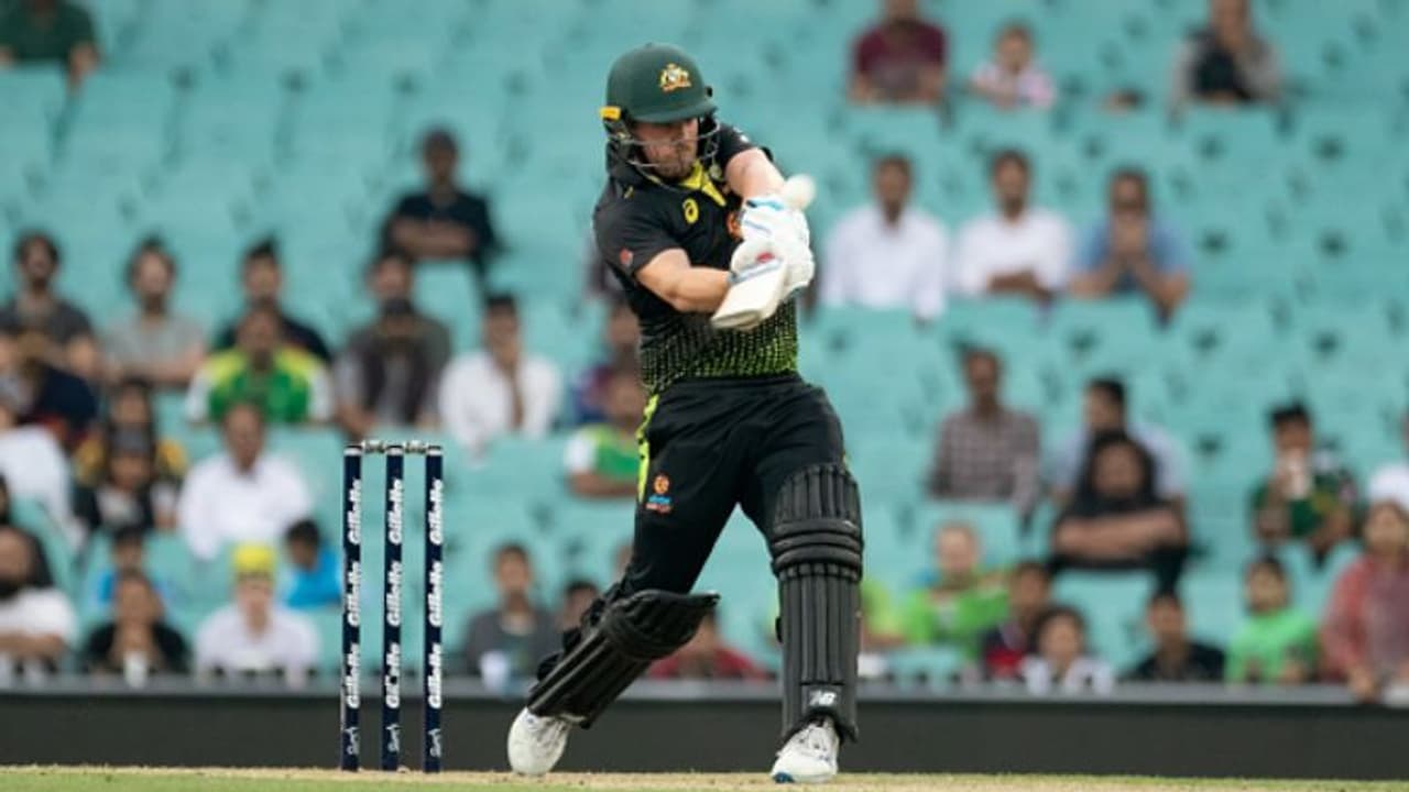 இதெல்லாம் வேற லெவல் பேட்டிங்.. ஒரே ஓவரில் பாகிஸ்தான் பவுலருக்கு பயம் காட்டிய ஃபின்ச்.. வீடியோ இதெல்லாம் வேற லெவல் பேட்டிங்.. ஒரே ஓவரில் பாகிஸ்தான் பவுலருக்கு பயம் காட்டிய ஃபின்ச்.. வீடியோ