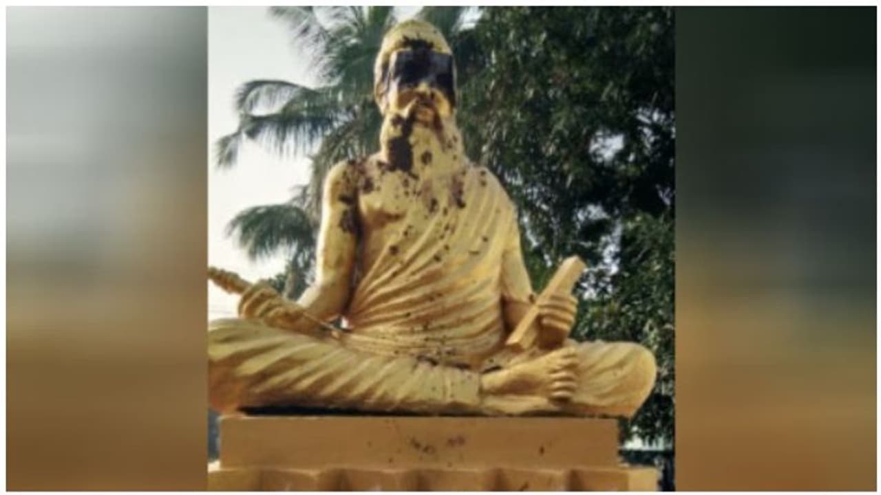 வான் புகழ் வள்ளுவருக்கு வந்த சோதனை... சிலை மீது சாணி வீசி அவமானம்..!