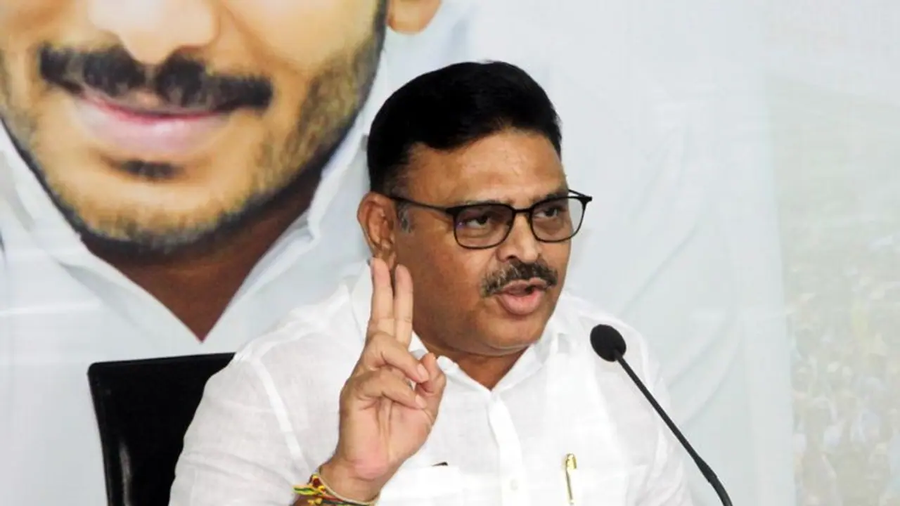 రాజధాని అంటే చంద్రబాబు చెప్పినట్లు సంపదసృష్టే...కానీ అలా కాదు: అంబటి సెటైర్లు రాజధాని అంటే చంద్రబాబు చెప్పినట్లు సంపదసృష్టే...కానీ అలా కాదు: అంబటి సెటైర్లు