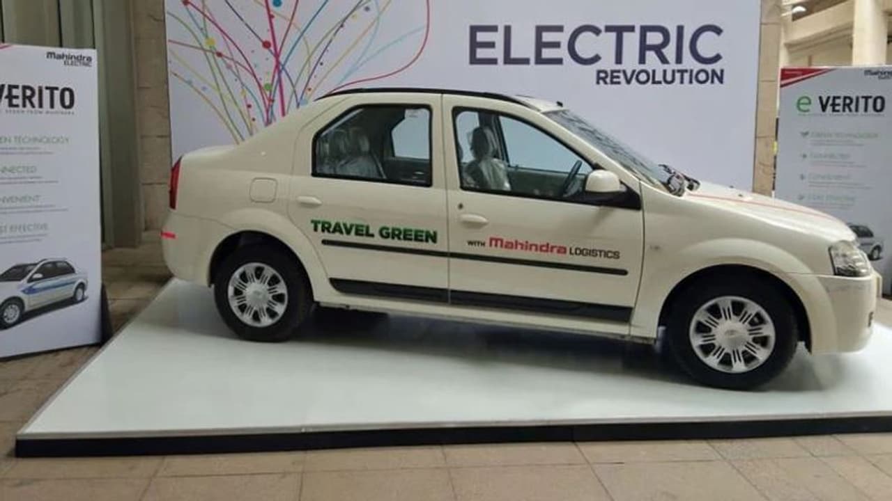 మహీంద్రా మ్యాజిక్...ఒక్క నెలలో 2000 యూనిట్ల...అమ్మకాలు మహీంద్రా మ్యాజిక్...ఒక్క నెలలో 2000 యూనిట్ల...అమ్మకాలు