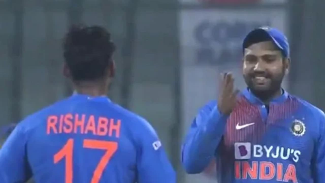 DRS ಫೇಲ್: ಪಂತ್ ಬಗ್ಗೆ ತುಟಿಬಿಚ್ಚಿದ ರೋಹಿತ್ ಶರ್ಮಾ DRS ಫೇಲ್: ಪಂತ್ ಬಗ್ಗೆ ತುಟಿಬಿಚ್ಚಿದ ರೋಹಿತ್ ಶರ್ಮಾ