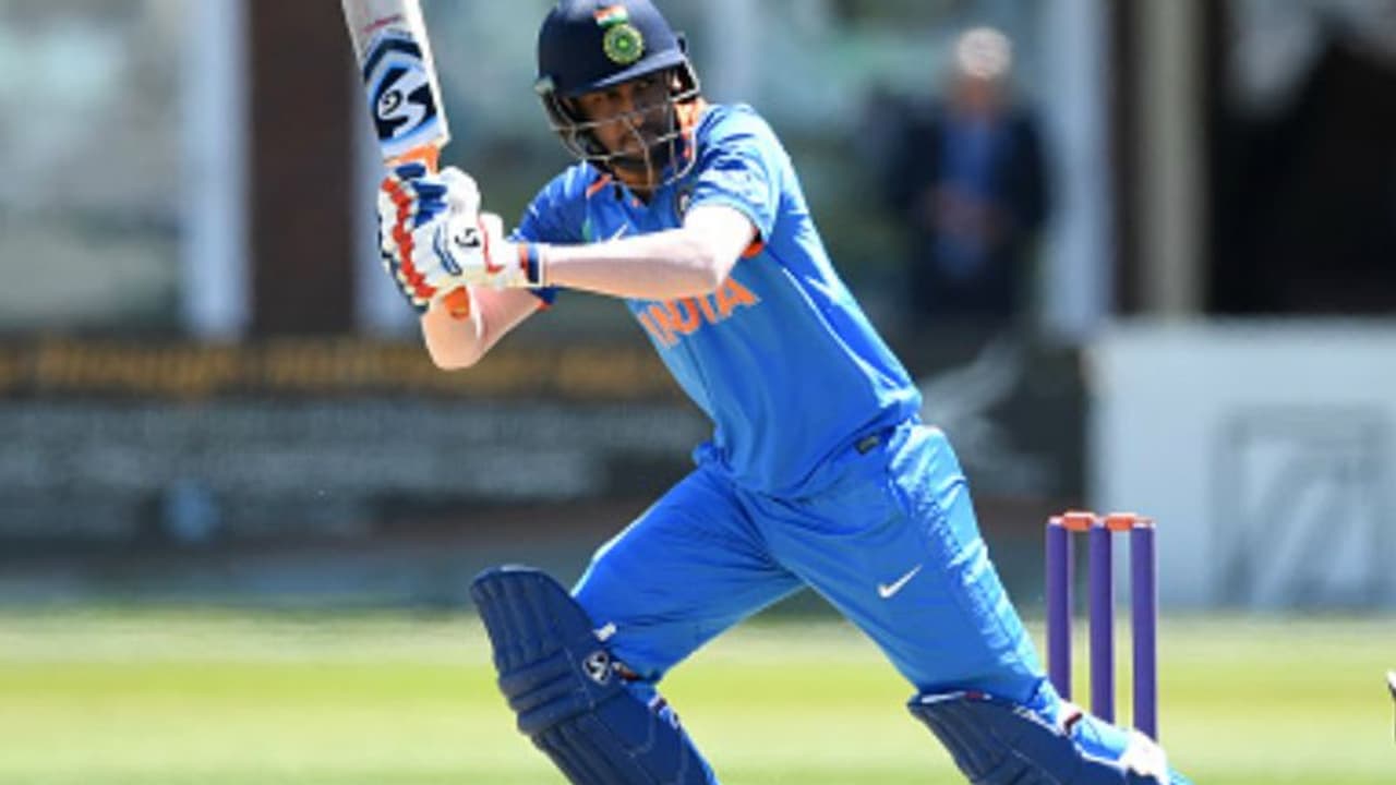 வெறும் பத்தே பந்தில் எதிரணியை துவம்சம் செய்த கிருஷ்ணப்பா கௌதம்.. இந்தியா சி அணிக்கு சவாலான இலக்கு வெறும் பத்தே பந்தில் எதிரணியை துவம்சம் செய்த கிருஷ்ணப்பா கௌதம்.. இந்தியா சி அணிக்கு சவாலான இலக்கு