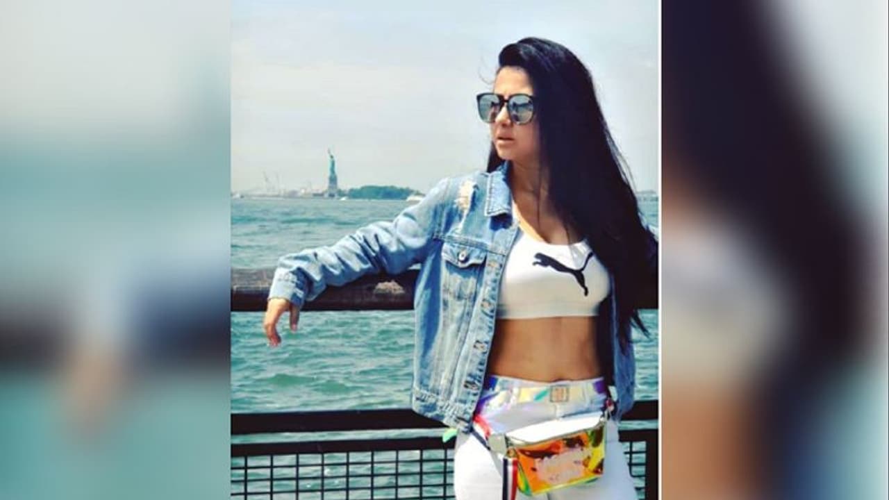 শরীরী বিহঙ্গে নেচে ভাইরাল টলিউডের এই বঙ্গতনয়া, দেখুন ভিডিও শরীরী বিহঙ্গে নেচে ভাইরাল টলিউডের এই বঙ্গতনয়া, দেখুন ভিডিও