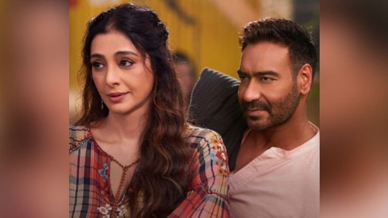 তার সিঙ্গল থাকার পিছনে অজয় দায়ী, কেন এ কথা বলেছিলেন টাবু তার সিঙ্গল থাকার পিছনে অজয় দায়ী, কেন এ কথা বলেছিলেন টাবু