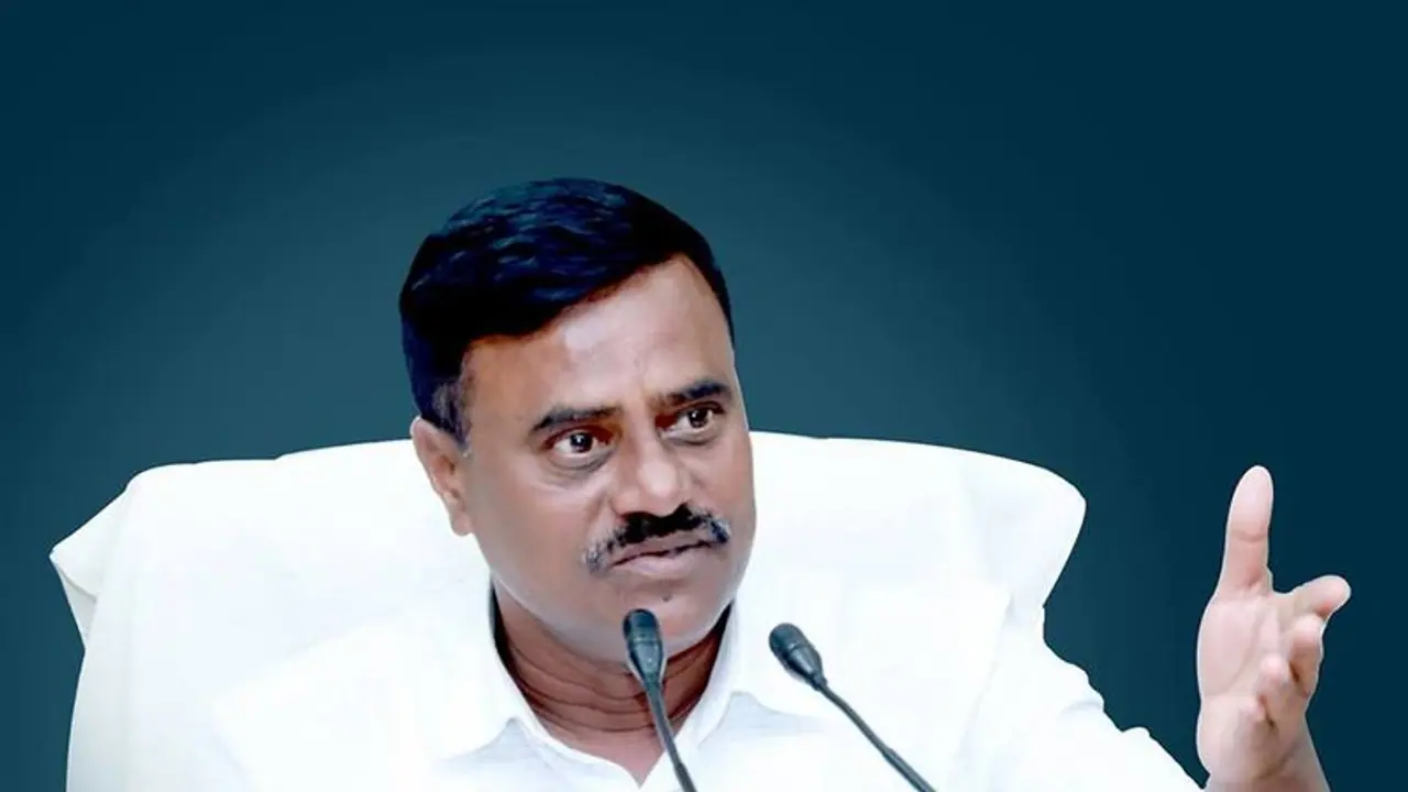 ವೇದಿಕೆಯಲ್ಲೇ ಜೆಡಿಎಸ್ ಶಾಸಕಗೆ ಬೆವರಿಳಿಸಿದ ಜನ ವೇದಿಕೆಯಲ್ಲೇ ಜೆಡಿಎಸ್ ಶಾಸಕಗೆ ಬೆವರಿಳಿಸಿದ ಜನ