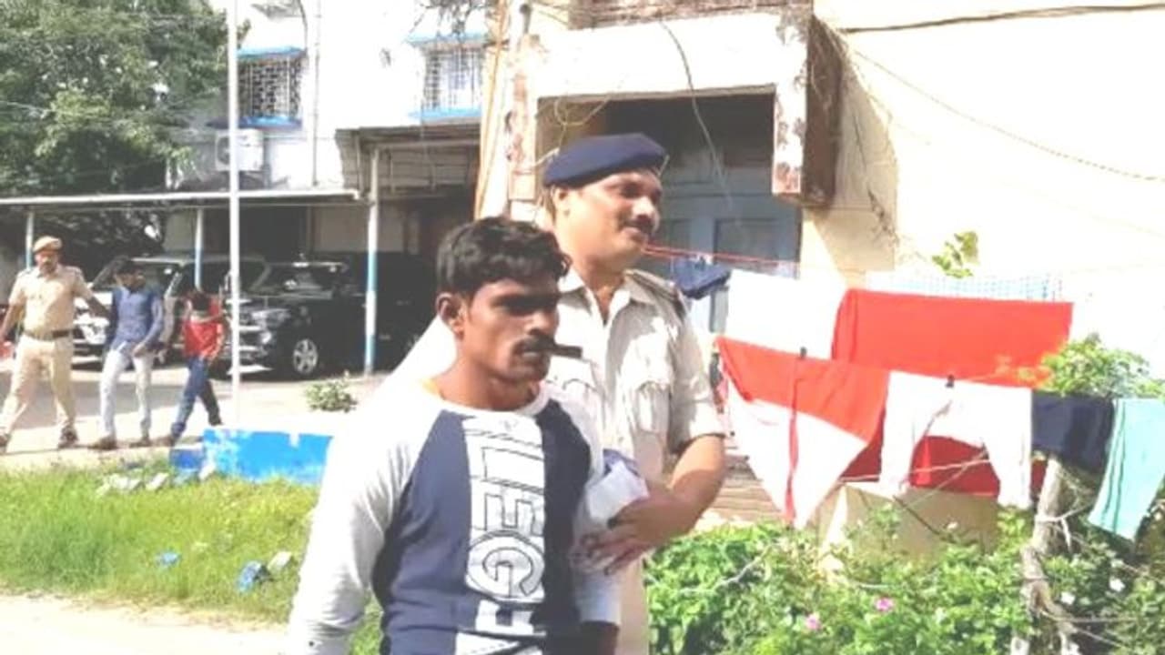 চুরির উদ্দেশ্যেই মহিলা আইনজীবী খুন জামালপুরে, কাঠগড়ায় ডাব বিক্রেতা চুরির উদ্দেশ্যেই মহিলা আইনজীবী খুন জামালপুরে, কাঠগড়ায় ডাব বিক্রেতা