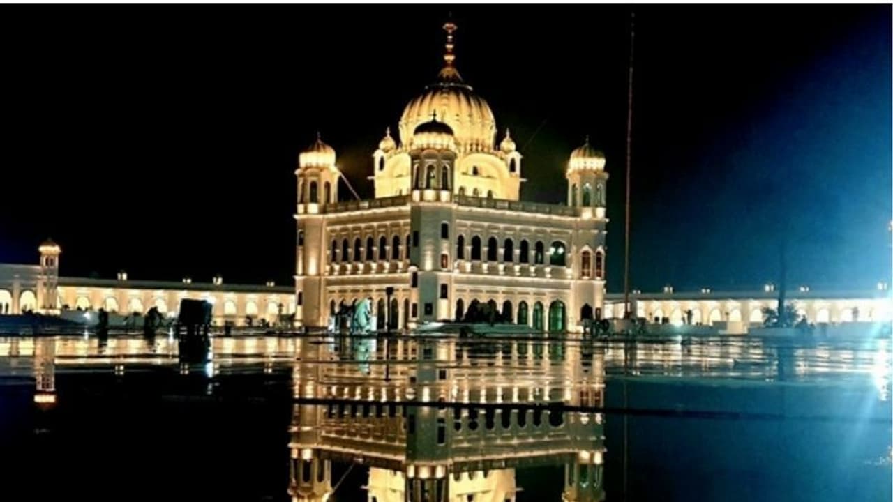 ಇಮ್ರಾನ್ ಆದೇಶಕ್ಕೆ ಕಿಮ್ಮತ್ತಿಲ್ಲ: ಪಾಸ್ಪೋರ್ಟ್ ಇಲ್ಲದೇ ಕರ್ತಾರ್ಪುರ್ಗೆ ಬರುವಂತಿಲ್ಲ! ಇಮ್ರಾನ್ ಆದೇಶಕ್ಕೆ ಕಿಮ್ಮತ್ತಿಲ್ಲ: ಪಾಸ್ಪೋರ್ಟ್ ಇಲ್ಲದೇ ಕರ್ತಾರ್ಪುರ್ಗೆ ಬರುವಂತಿಲ್ಲ!