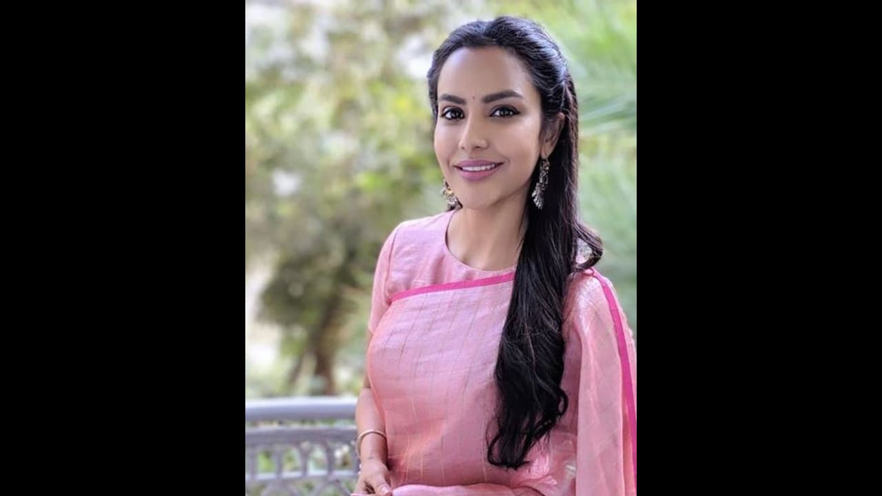 கோடி, கோடியாய் கொடுத்தாலும் அந்த மாதிரி நடிக்க மாட்டேன்... நடிகை பிரியா ஆனந்த் அதிரடி...! கோடி, கோடியாய் கொடுத்தாலும் அந்த மாதிரி நடிக்க மாட்டேன்... நடிகை பிரியா ஆனந்த் அதிரடி...!