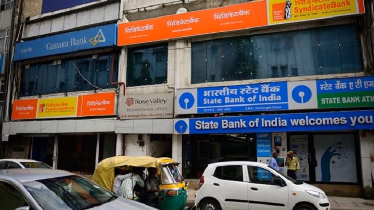 5 ஆண்டுகளில் 3400 வங்கிக் கிளைகள் மூடல்: அதிர்ச்சித் தகவல்