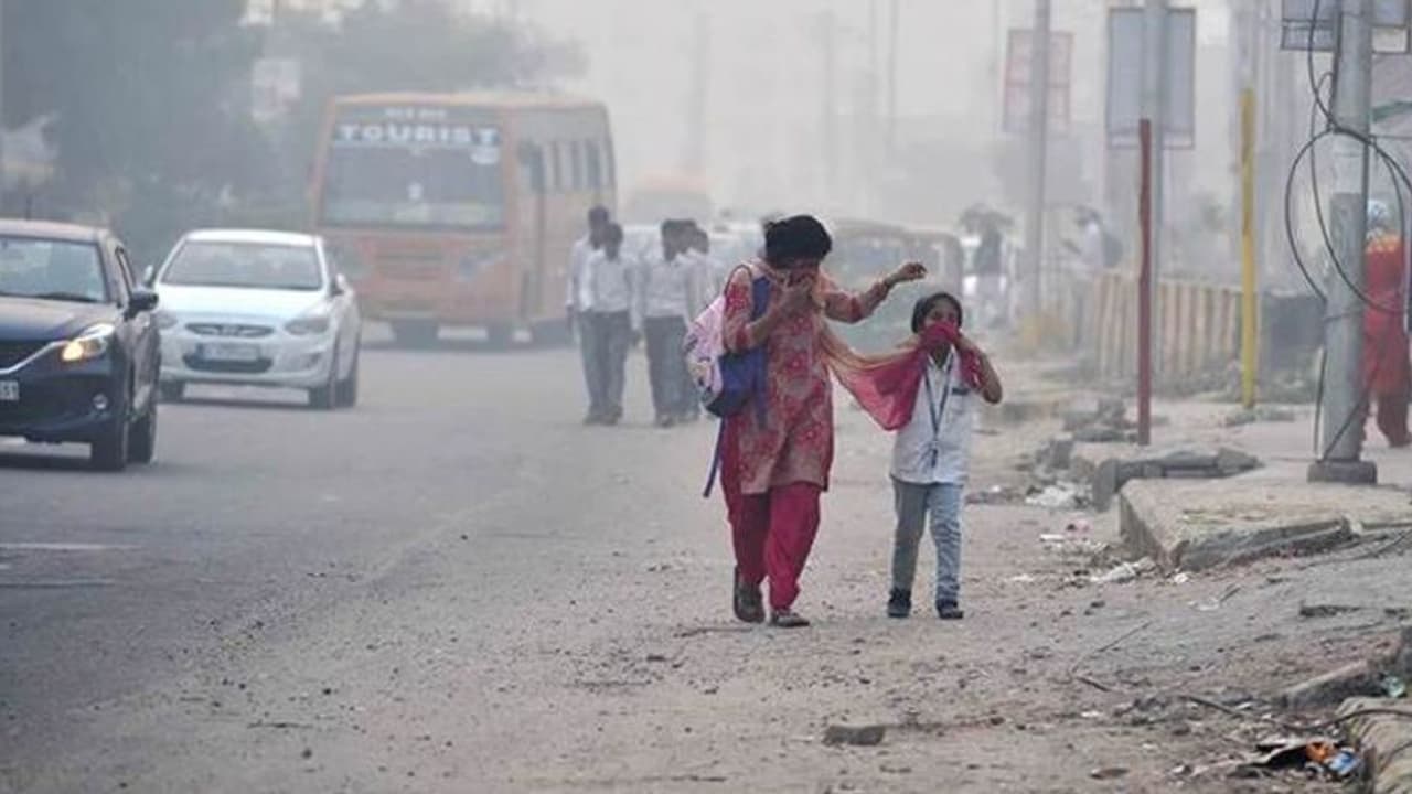 40 சதவீதம் பேர் டெல்லி விட்டு வேறு நகருக்குச் செல்ல விருப்பம்: ஆய்வில் தகவல்