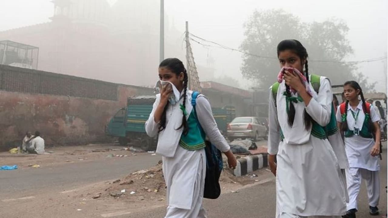 ಮಾಲಿನ್ಯ ಕೊಂಚ ಇಳಿಕೆ: ರಾಜಕೀಯ ಕಿತ್ತಾಟ ಏರಿಕೆ