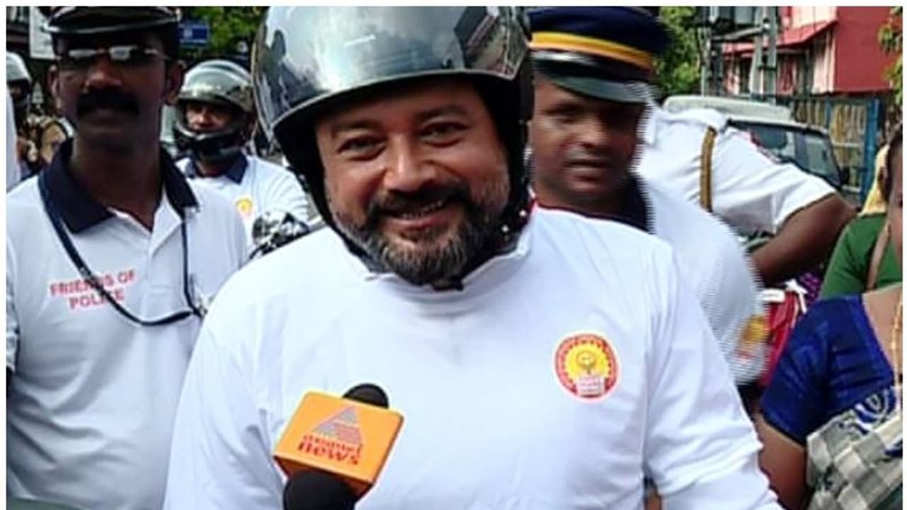 നഗരത്തിലൂടെ ബൈക്കിൽ ചുറ്റി ജയറാം; കാര്യമറിഞ്ഞപ്പോള്‍ കൈയ്യടിച്ച് ജനം