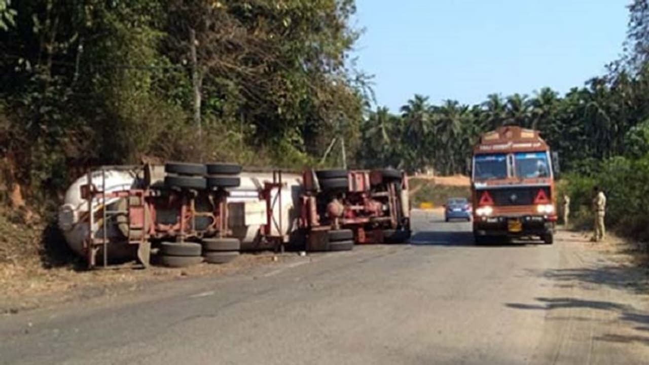 ಅನಿಲ ಸೋರಿಕೆ: ಮಸೀದಿ ಮೈಕ್ ಬಳಸಿ ಅಲರ್ಟ್, ತಪ್ಪಿತು ಭಾರೀ ದುರಂತ ಅನಿಲ ಸೋರಿಕೆ: ಮಸೀದಿ ಮೈಕ್ ಬಳಸಿ ಅಲರ್ಟ್, ತಪ್ಪಿತು ಭಾರೀ ದುರಂತ