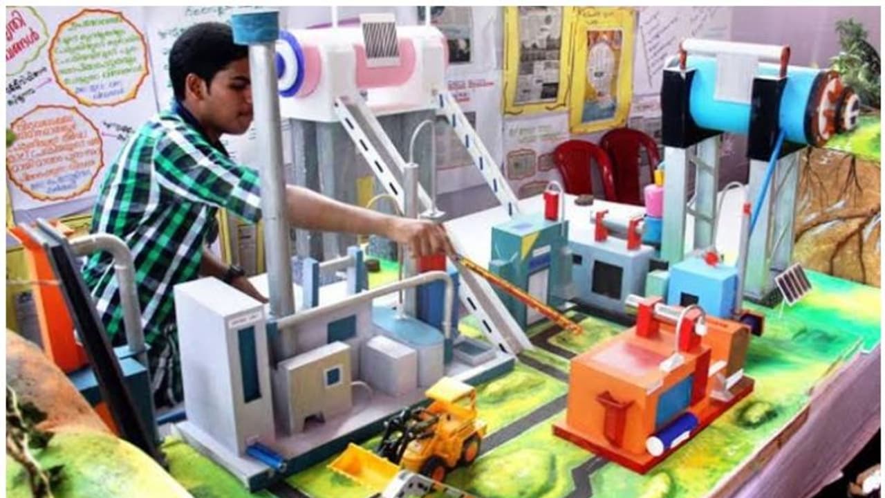 പോരാട്ടം പൊടിപൊടിക്കുന്നു: ശാസ്ത്രമേളക്ക് ഇന്ന് കൊടിയിറക്കം പോരാട്ടം പൊടിപൊടിക്കുന്നു: ശാസ്ത്രമേളക്ക് ഇന്ന് കൊടിയിറക്കം