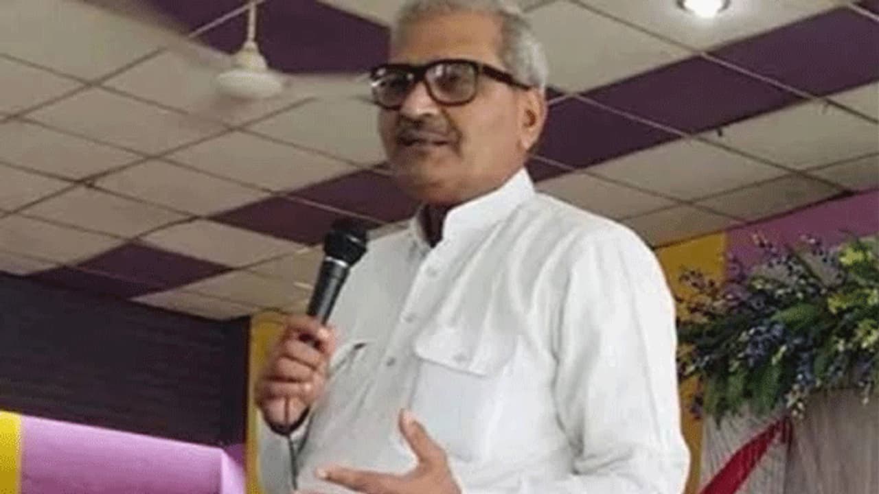 BJP सांसद की खुलेआम धमकी, अगर वो आए तो पहले हाथ तोड़ेंगे, फिर गला दबाकर मार डालेंगे... BJP सांसद की खुलेआम धमकी, अगर वो आए तो पहले हाथ तोड़ेंगे, फिर गला दबाकर मार डालेंगे...