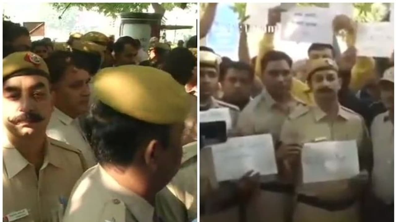 ദില്ലിയില്‍ പൊലീസുകാര്‍ സമരവുമായി തെരുവില്‍; അഭിഭാഷകരെ അറസ്റ്റ് ചെയ്യണമെന്ന് ആവശ്യം