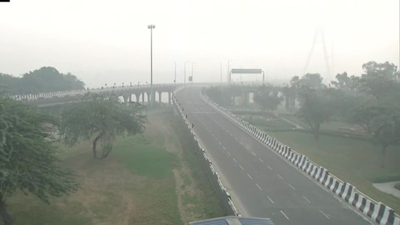 दमघोंटू दिल्ली को मिली राहत, गिरा प्रदूषण का स्तर दमघोंटू दिल्ली को मिली राहत, गिरा प्रदूषण का स्तर