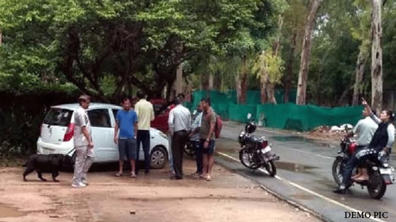 बड़े भाई ने पहले छोटे भाई को दी दर्दनाक मौत, लेकिन रातभर जो किया वो बेहद डरावना था... बड़े भाई ने पहले छोटे भाई को दी दर्दनाक मौत, लेकिन रातभर जो किया वो बेहद डरावना था...