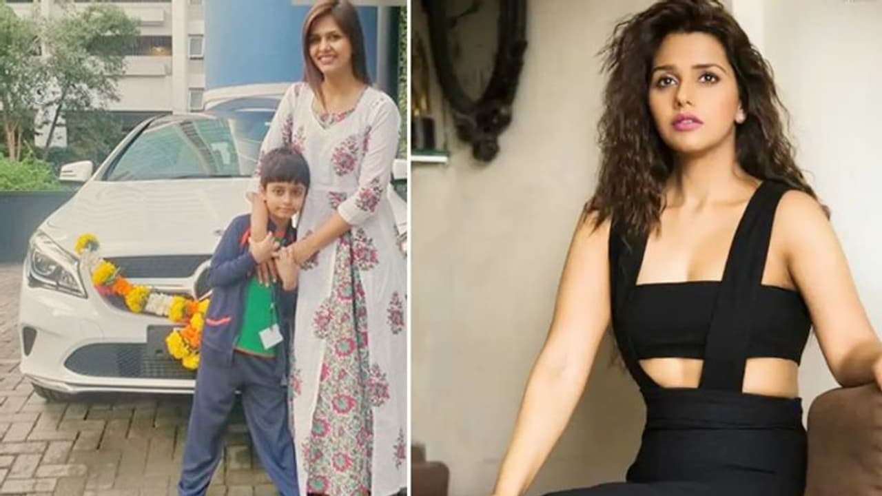 बिग बॉस से बाहर आते ही इस कंटेस्टेंट ने खरीदी लग्जरी कार, कभी पैसों के लिए थीं मोहताज बिग बॉस से बाहर आते ही इस कंटेस्टेंट ने खरीदी लग्जरी कार, कभी पैसों के लिए थीं मोहताज