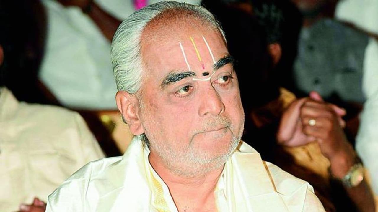 తిరుమల ఆలయాన్ని రక్షించండి ప్రధాని మోడీకి టీటీడీ మాజీ ప్రధాన అర్చకులు రమణ దీక్షితులు విజ్ఞప్తి