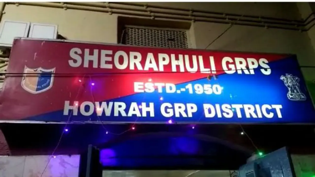 রেল লাইনের পাশেই মৃত্যুফাঁদ, শেওড়াফুলিতে দু' দিনে মৃত ৩ যাত্রী রেল লাইনের পাশেই মৃত্যুফাঁদ, শেওড়াফুলিতে দু' দিনে মৃত ৩ যাত্রী