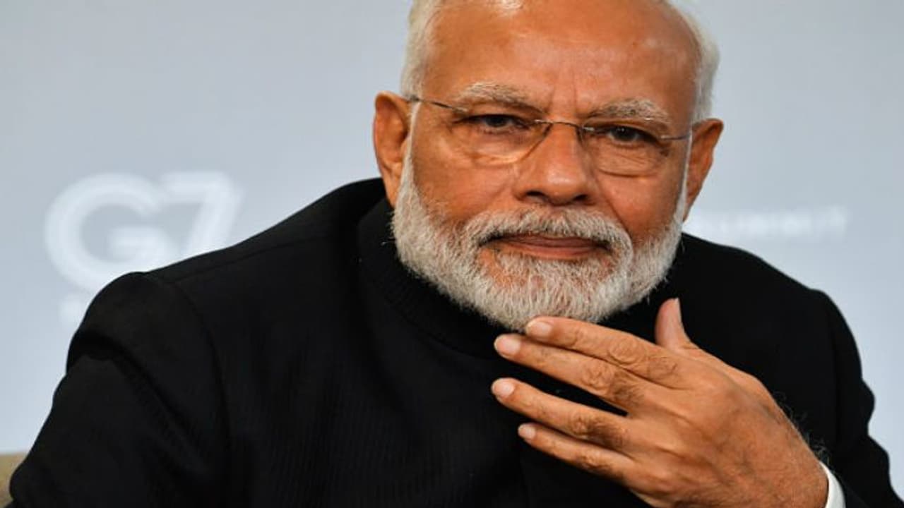 জেল জরিমানা নয়, প্রধানমন্ত্রীর বিকৃত ছবি পোস্ট করার কী শাস্তি দিল আদালত