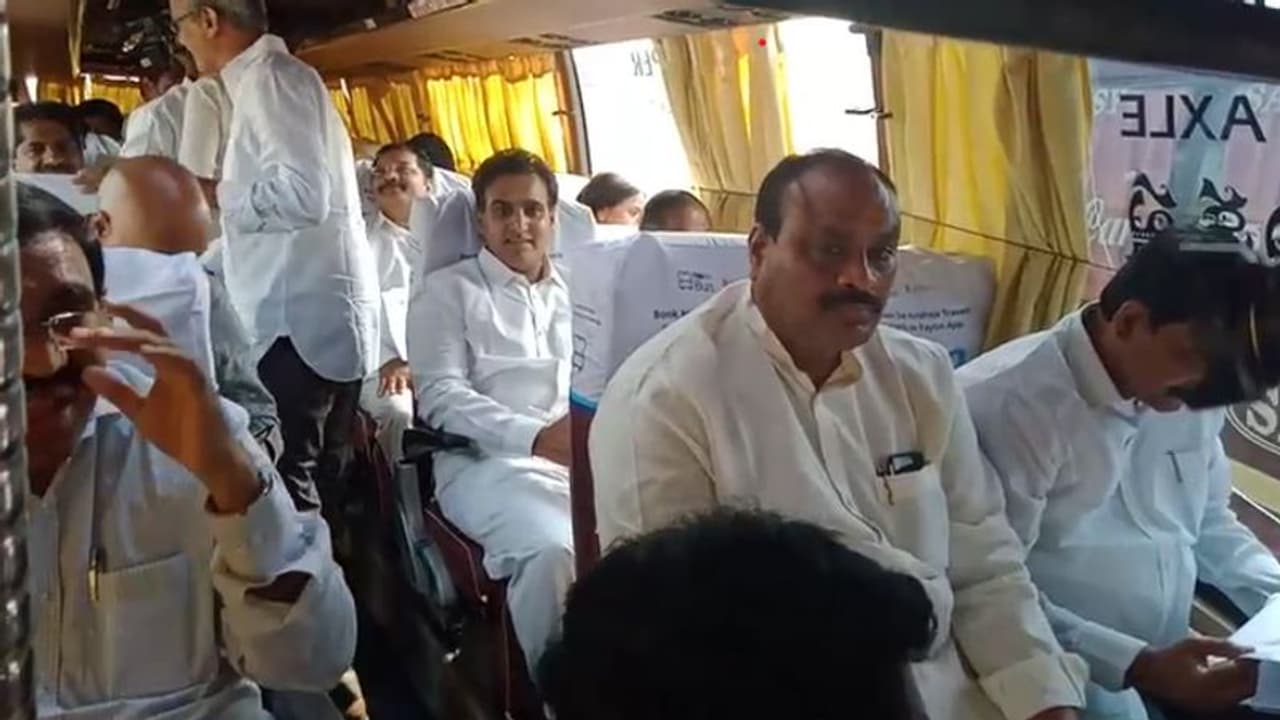 కారు ఏర్పాటు చేస్తే అమరావతిలో తిరుగుదాం: బొత్సకు అచ్చెన్న సవాల్ కారు ఏర్పాటు చేస్తే అమరావతిలో తిరుగుదాం: బొత్సకు అచ్చెన్న సవాల్