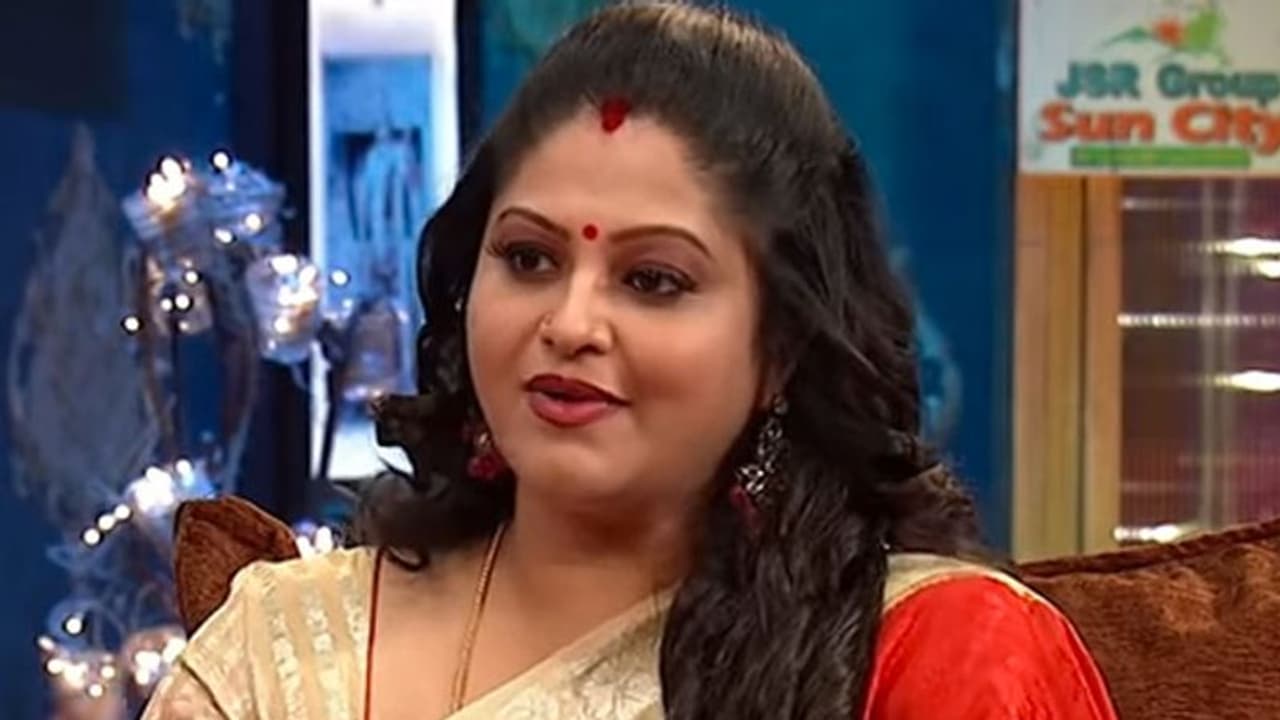 heroine Raasi: డైరెక్టర్ తేజ నన్ను మోసం చేశాడు.. హీరోయిన్ రాశి కామెంట్స్!