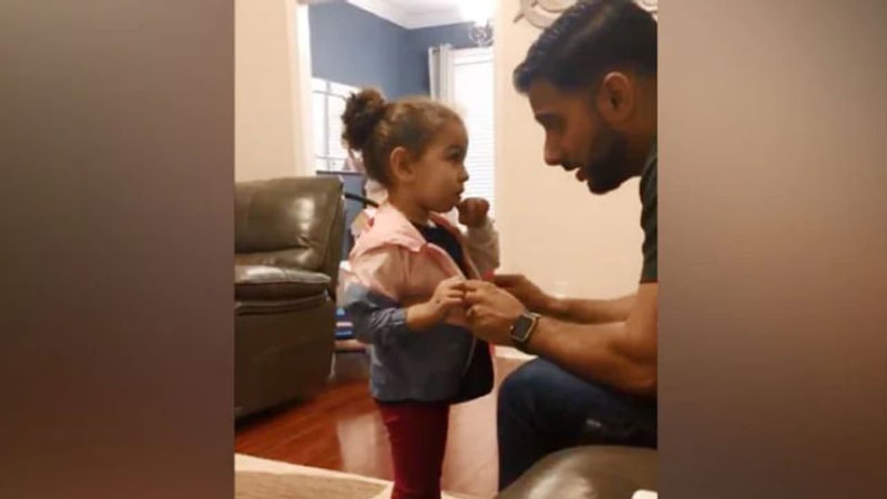 ഇങ്ങനെയാണ് മക്കളെ വളര്‍ത്തേണ്ടത്; സോഷ്യല്‍ മീഡിയയില്‍ കയ്യടി നേടി ഒരച്ഛനും മകളും