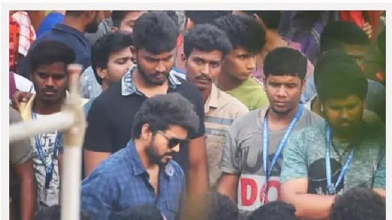 டெல்லி காற்று மாசு சிக்கித்தவிக்கும் தளபதி 64 படக்குழு...! ஷுட்டிங்கில் விஜய்யுடன் இணைந்த முக்கிய பிரபலம்...!