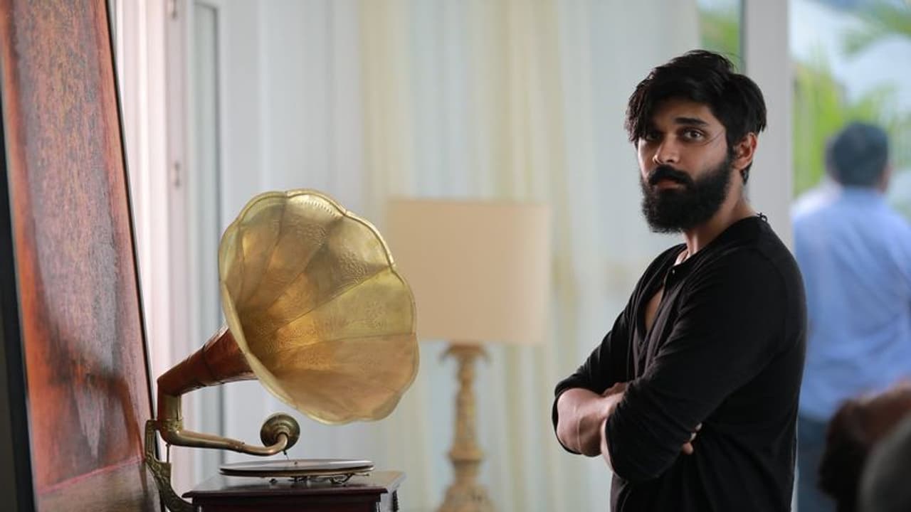 என்னய்யா.. சியான் பையனுக்கு வந்த சோதனை...! தள்ளிப்போகும் ஆதித்ய வர்மா ரிலீஸ்...! என்னய்யா.. சியான் பையனுக்கு வந்த சோதனை...! தள்ளிப்போகும் ஆதித்ய வர்மா ரிலீஸ்...!