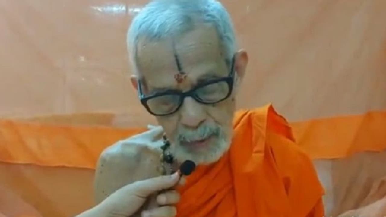 పెజావర్ మఠాధిపతి విశ్వేశతీర్థ స్వామిజీ కన్నుమూత