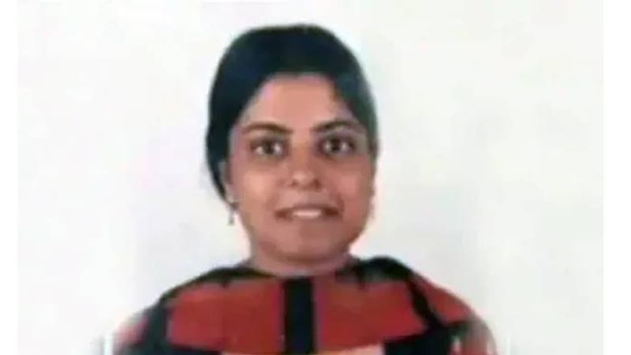 യുവതിയെ ഫ്ലാറ്റിൽ വച്ച് കൊലപ്പെടുത്തിയ ജിം പരിശീലകന് ഒമ്പത് വർഷത്തിന് ശേഷം ജീവപര്യന്തം യുവതിയെ ഫ്ലാറ്റിൽ വച്ച് കൊലപ്പെടുത്തിയ ജിം പരിശീലകന് ഒമ്പത് വർഷത്തിന് ശേഷം ജീവപര്യന്തം