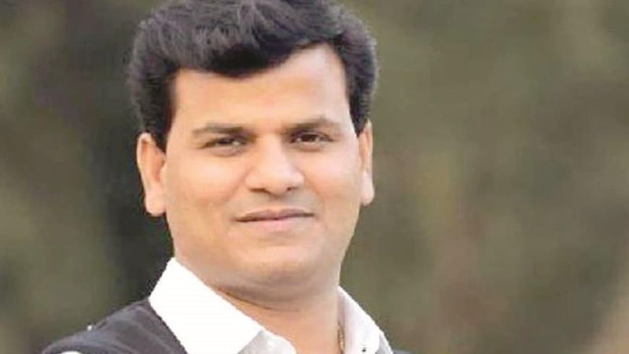 25 சிவசேனா எம்எல்ஏக்கள் பாஜகவுக்கு தாவ ரெடி !! அதிர்ச்சியில் உத்தவ் தாக்ரே !! 25 சிவசேனா எம்எல்ஏக்கள் பாஜகவுக்கு தாவ ரெடி !! அதிர்ச்சியில் உத்தவ் தாக்ரே !!